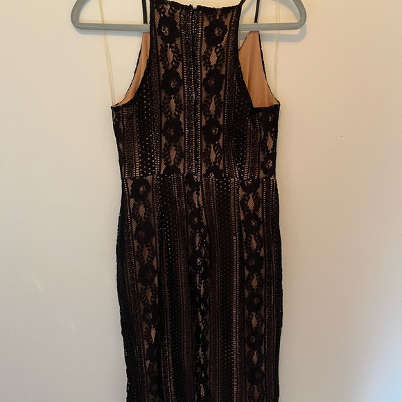 Black lace dress size medium. Fits small. - Picture 3 of 4
